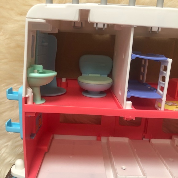 Peppa Pig Camper - sound activation when you push the horn - No Peppas Included - Picture 9 of 9